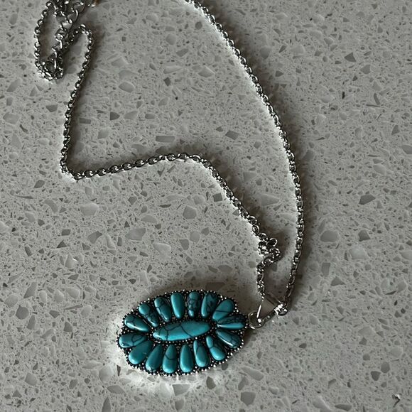Turquoise Pendant Necklace - Picture 4 of 9